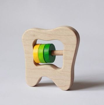 Прорезыватель погремушка Зубик