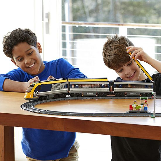 Конструктор LEGO City Trains Пассажирский поезд 60197
