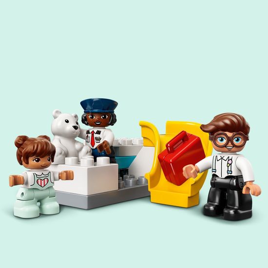 Конструктор LEGO DUPLO Town 10961 Самолет и аэропорт