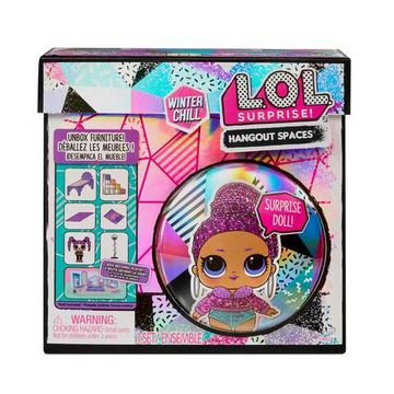 Игровой набор с куклой L.O.L. Surprise! Furniture Winter Chill Hangout Spaces Snow-Day Suite with Bling Queen Doll
