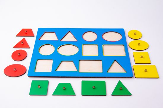 Монтессори «Геометрические фигуры №2»