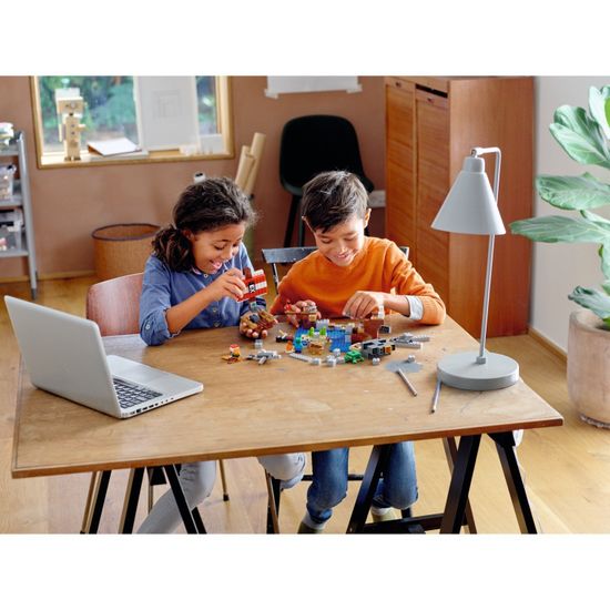 Конструктор LEGO Minecraft 21152 Приключения на пиратском корабле