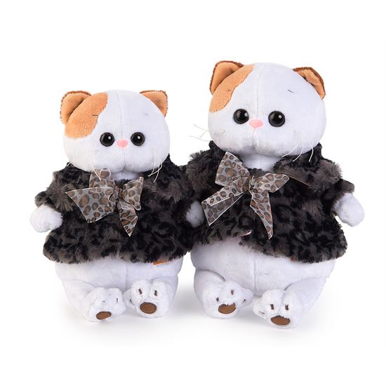 Ли-Ли в шубке с бантиком 24 см