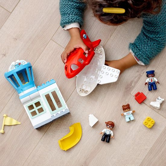Конструктор LEGO DUPLO Town 10961 Самолет и аэропорт